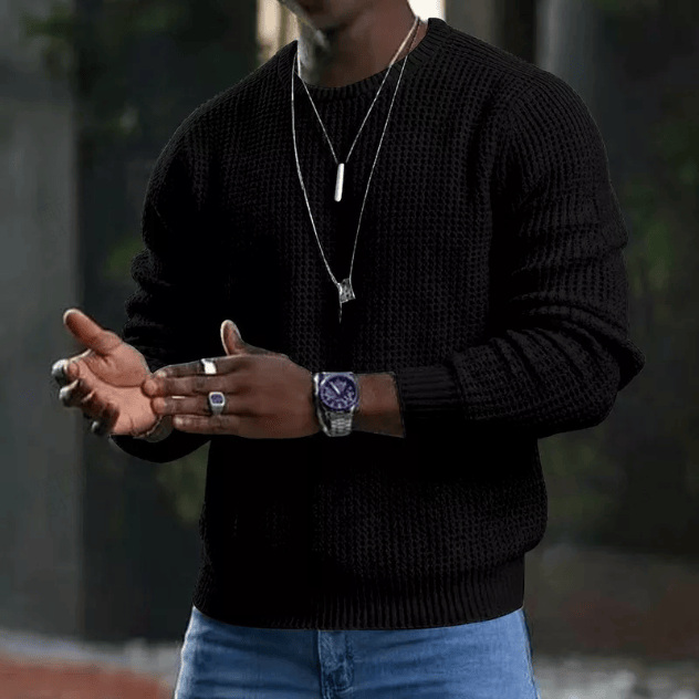 Round neck and long sleeve sweater
